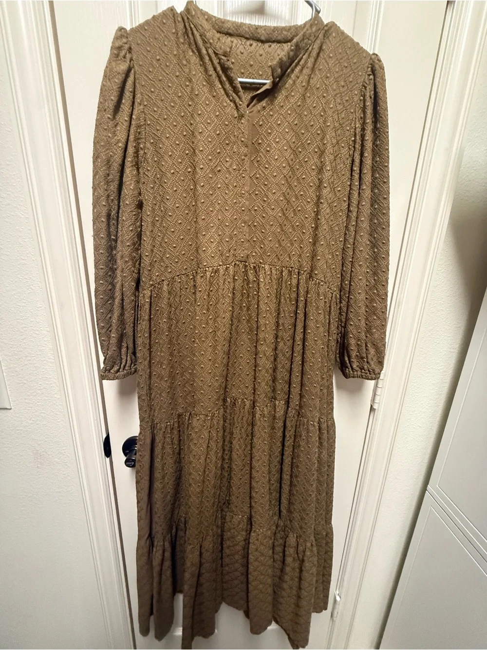 Women’s Brown Tiered Long Sleeve Midi Dress
